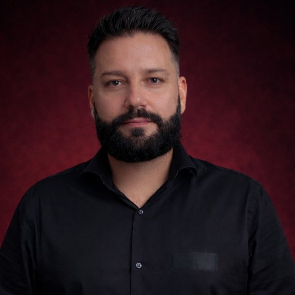 Thiago Mattos, barbeiro e fundador da San Mattos